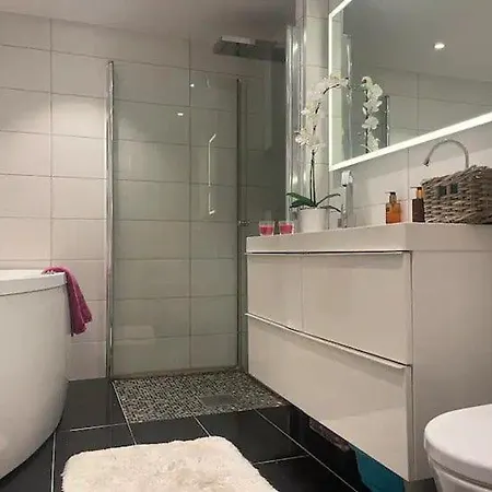 Privat Rom Med Dobbeltseng Sentralt Pa Grunerlokka