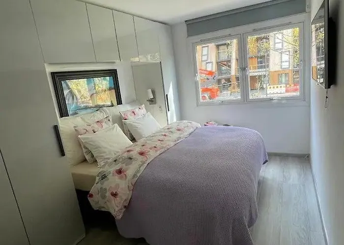 Quarto em Acomodações Particulares Privat Rom Med Dobbeltseng Sentralt Pa Grunerlokka