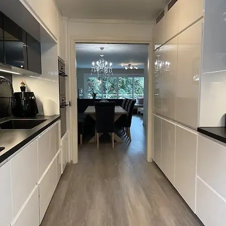 Privat Rom Med Dobbeltseng Sentralt Pa Grunerlokka Homestay szállás Oslo